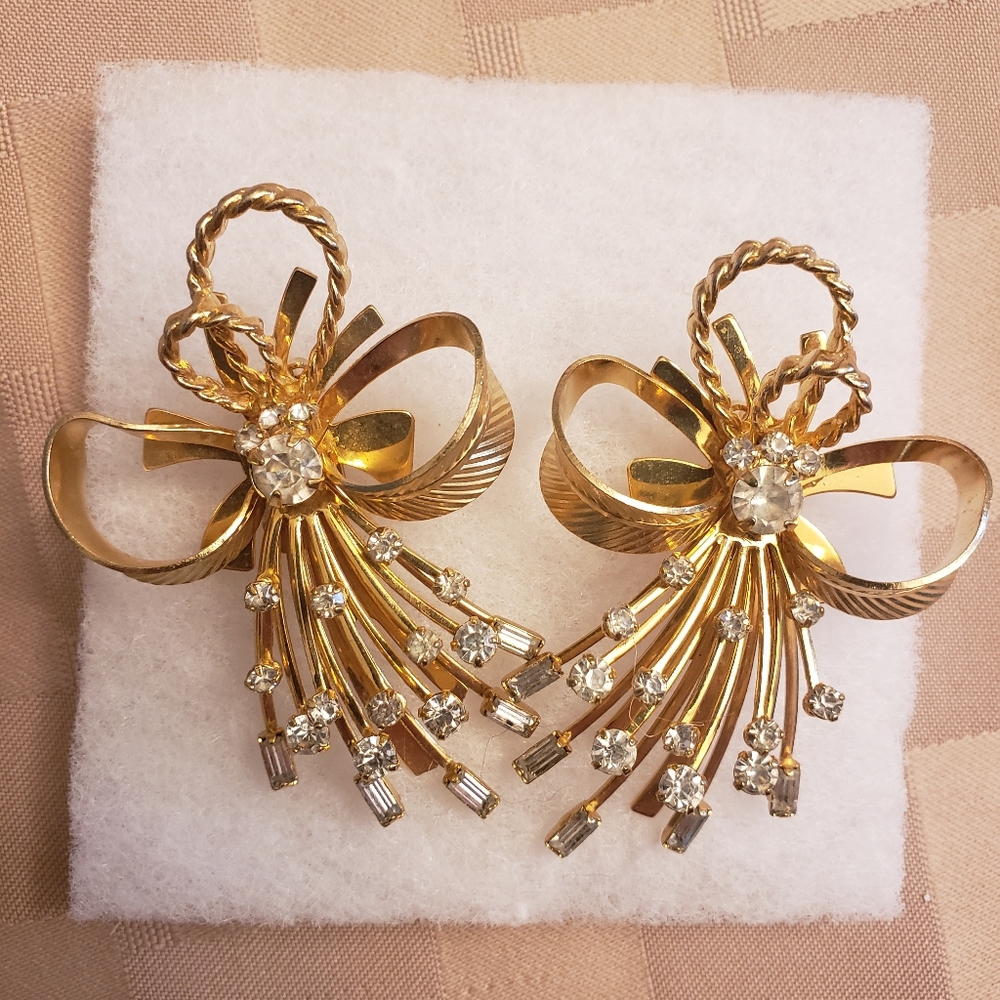 -Sarah Coventry vintage rhinestone earrings